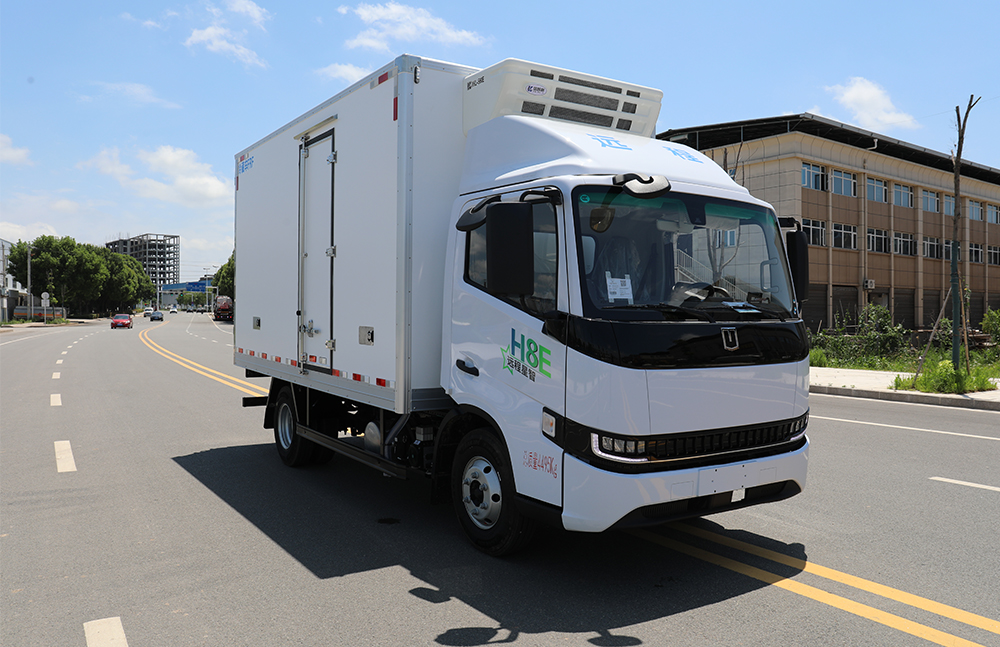 Refrigerated truck